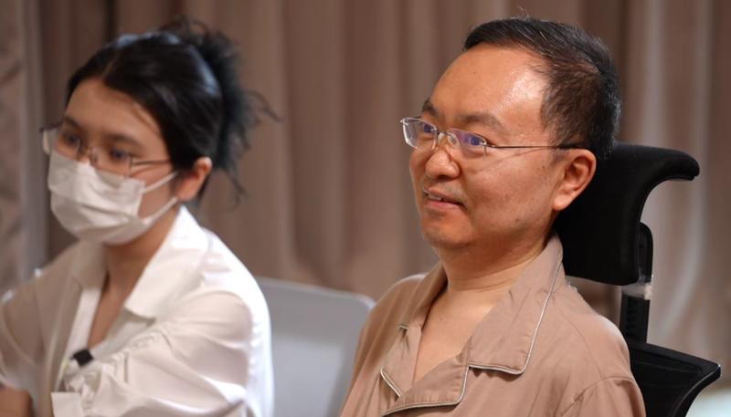 HK9SGALQW71XS6HLR7XU - 🌍NewspaperAmigo – Your Global News Buddy 🗞️ Cai Lei’s 2026 Open Letter: Hope Amid ALS Battle 🌟 video poster