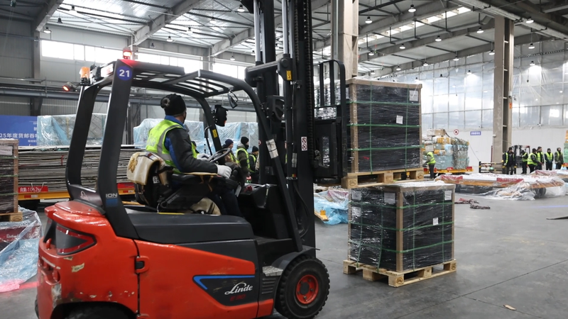 Xinjiang's Air Cargo Boom Fuels Global Trade in 2026 🚀✈️ video poster