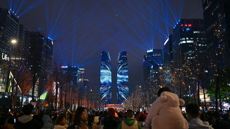 China's 2025 Shift: Investing in People Over Infrastructure 🌏💡