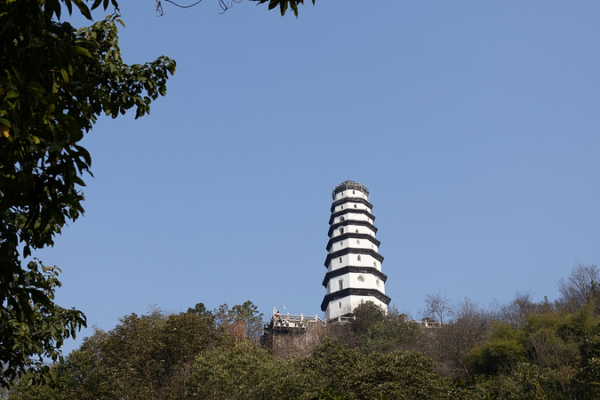 White Tower Mountain Shines as 2026 Spring Festival Gala Venue 🏯✨ video poster