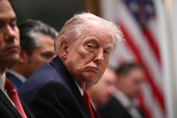 Trump Threatens 50% Tariff on Canadian Aircraft Over Gulfstream Dispute 🛩️💥