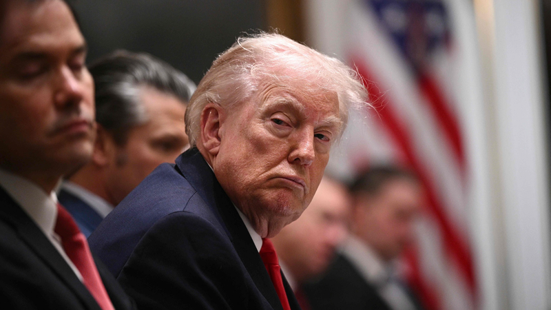 Trump Threatens 50% Tariff on Canadian Aircraft Over Gulfstream Dispute 🛩️💥