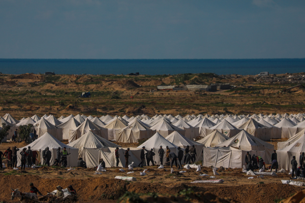 Hamas Pledges Post-War Gaza Transition Amid Ongoing Violence 🕊️🔄