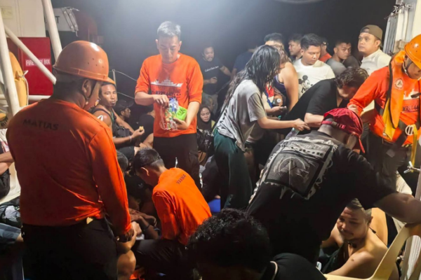 Philippine_Ferry_Tragedy__7_Dead__Over_350_Rescued