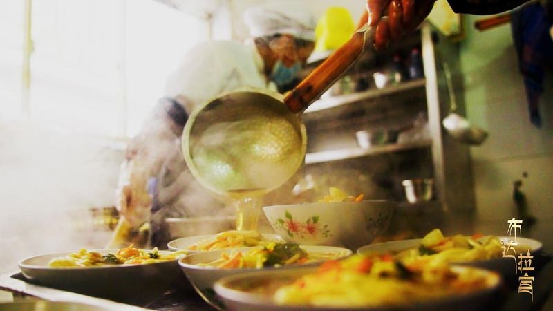 R5FX6Y7LACJS00VDFAF6 - 🌍NewspaperAmigo – Your Global News Buddy 🗞️ Morning Bites in Xizang: Sweet Tea, Fried Bread & Cultural Warmth 🍵🥖