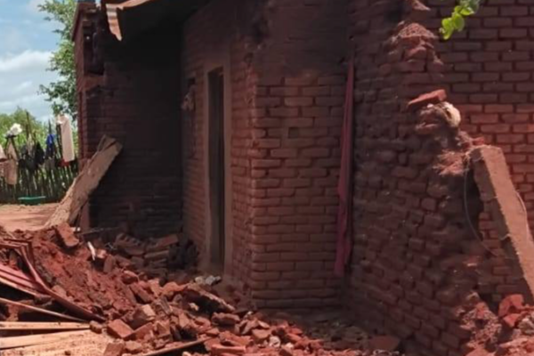 Zimbabwe Floods Claim Over 80 Lives as Torrential Rains Wreak Havoc 🌧️ video poster