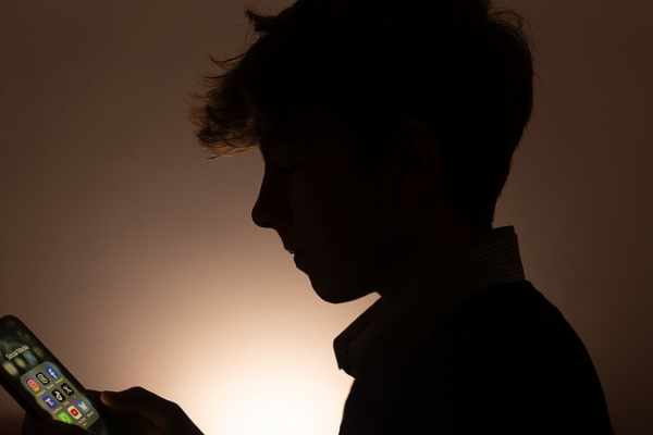 Australia’s Under-16 Social Media Ban Hits 5M Accounts in First Month 🌐📱