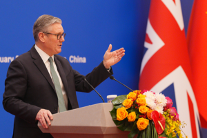 UK_China_Strengthen_Ties__Whisky_Tariffs_Cut__Visa_Waivers_Considered_in_Starmer_s_Visit