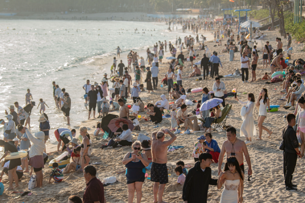 🌴 Hainan Braces for Record Spring Festival Surge as Travel Booms