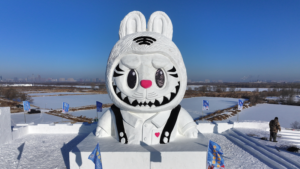 Labubu Snow Sculpture Debuts in Harbin’s Winter Wonderland! ⛄️🎨