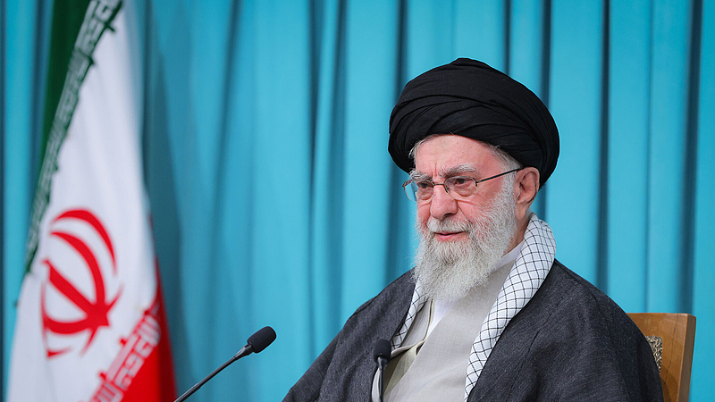 Khamenei Calls for Unity, Slams U.S. Amid Iran Protests 🌍✊