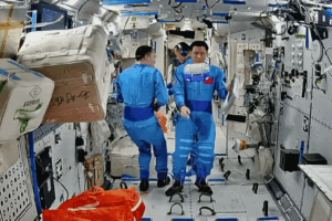 Shenzhou-21 Crew Nails Space Experiments & Robot Buddies 🚀🤖