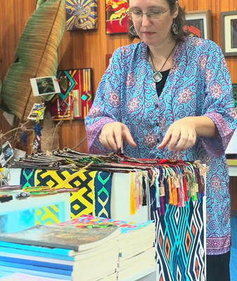 From Tourist to Artisan: An American’s Li Brocade Journey in Hainan 🌺🧵 video poster