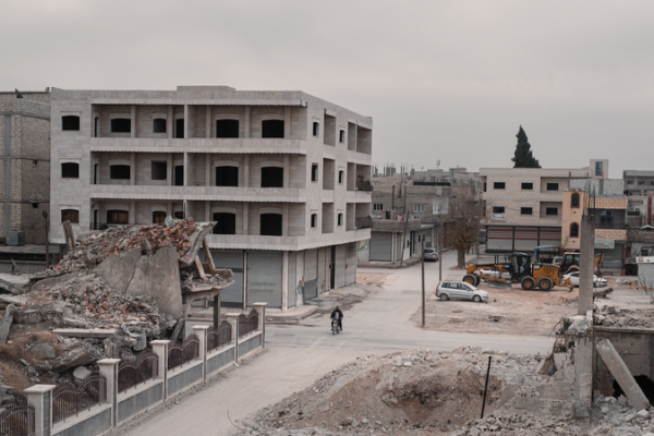 Aid Reaches Syria's Kobani Amid Fragile Ceasefire Tensions 🌍🚚