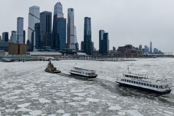 Winter Storm Ravages Eastern U.S. as Death Toll Rises ❄️💀