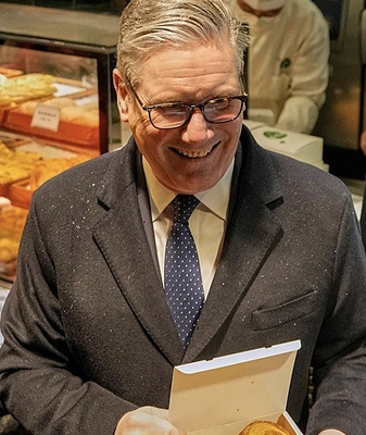 UK PM Keir Starmer’s Yuyuan Garden Visit Bridges Cultures 🌏✨ video poster