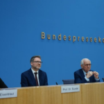 081EFEA0SGQDBUX1P8W7 - 🌍NewspaperAmigo – Your Global News Buddy 🗞️ U.S. 'Wrecking Ball' Politics Shakes Global Order in 2026 🌍💥