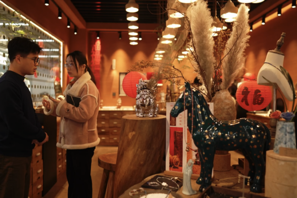 Yiwu’s Spring Festival Surge: Global Trade Meets Lunar New Year Hustle 🌏🏮 video poster