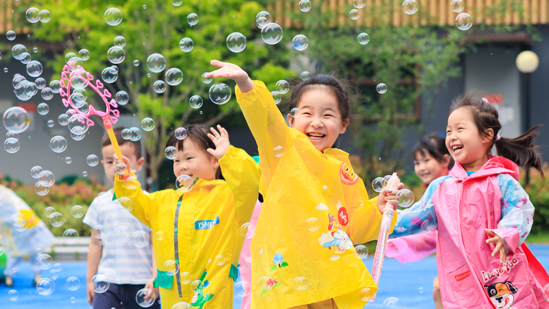 China Launches 'Healthy Schools' Initiative to Boost Kids' Wellbeing 🌱🏫