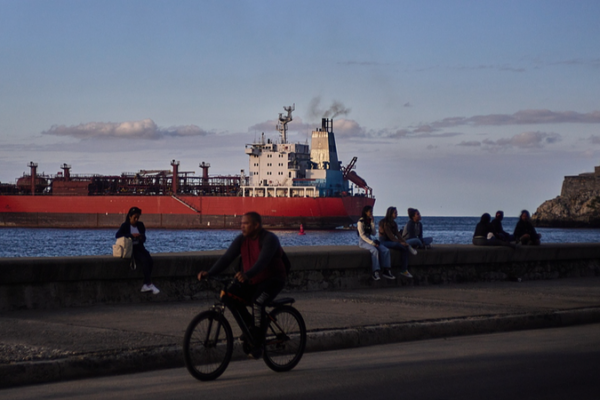 Russia Vows to Keep Fueling Cuba’s Energy Needs Despite US Pressure 🛢️🔥