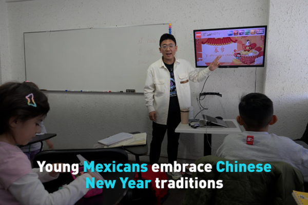 🇲🇽❤️🐉 Young Mexicans Embrace Chinese New Year Festivities video poster