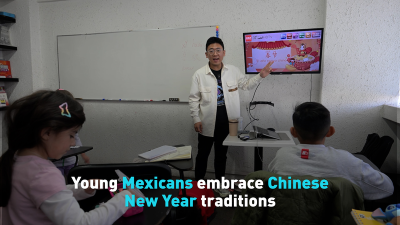 🇲🇽❤️🐉 Young Mexicans Embrace Chinese New Year Festivities video poster