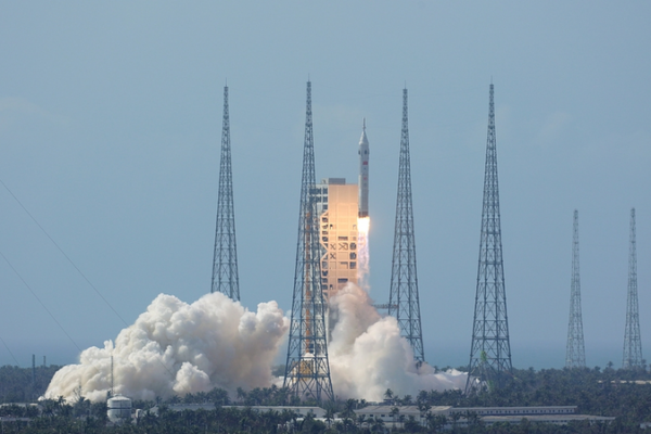China’s Long March-10 Rocket Soars in Historic Lunar Test 🚀🌕