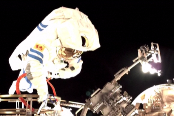 China_Aims_for_the_Moon__2026_Space_Missions_Set_Stage_for_2030_Lunar_Landing