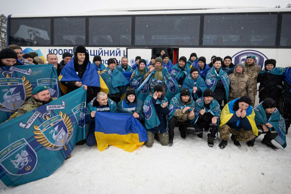 Russia-Ukraine Talks Yield Prisoner Swap, But Peace Remains Elusive 🌍✌️