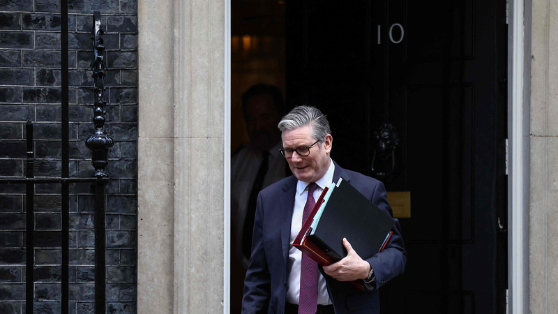 UK PM Starmer's Top Comms Chief Resigns Amid Leadership Shakeup 🌪️