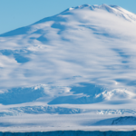 EOKSRJ05N4OW5FSXQTTY - 🌍NewspaperAmigo – Your Global News Buddy 🗞️ Antarctica’s Hidden Volcanoes Mapped in Global Breakthrough 🌋