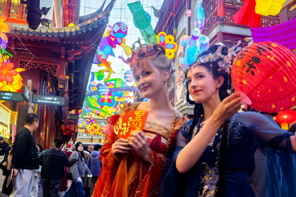 China's Spring Festival Tourism Boom Goes Global in 2026 🌏✈️