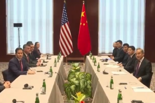 Wang Yi Meets U.S. Counterpart in Munich Amid Global Tensions 🌍✈️
