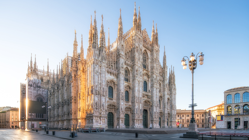 HZ914J9V6UAELYEGGCGW - 🌍NewspaperAmigo – Your Global News Buddy 🗞️ Milan’s Duomo Square Blends History with 2026 Winter Olympic Fever ❄️🏛️ video poster
