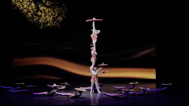 🎪 Hunan’s Straw Hat Dance Lights Up 2026 Lunar New Year 🌾 video poster