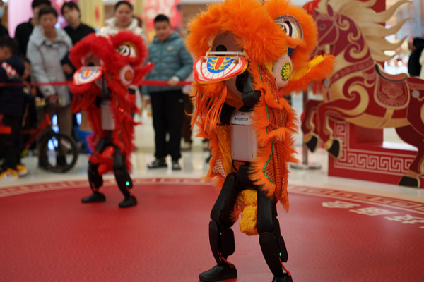 🤖✨ Robots Revolutionize Lunar New Year Celebrations Across China