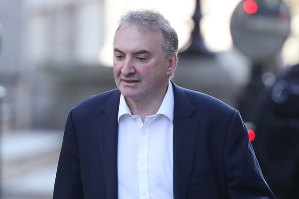 UK Cabinet Shakeup: Top Official Exits Amid Mandelson Crisis 🌪️🇬🇧