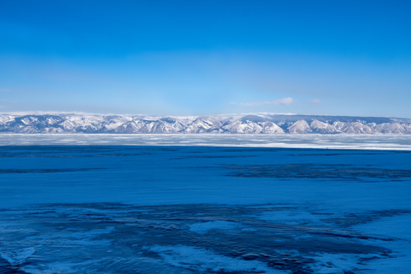 Tragedy at Lake Baikal: 7 Chinese Tourists Drown in Ice Accident 🌊🚗