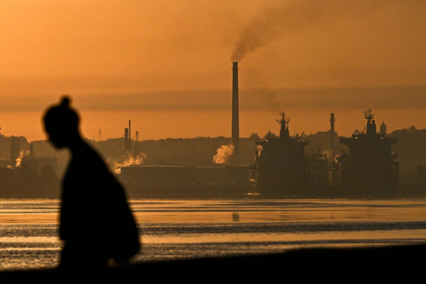 U.S. Eases Venezuela Oil Resale to Cuba: What’s Next? 🌍⛽