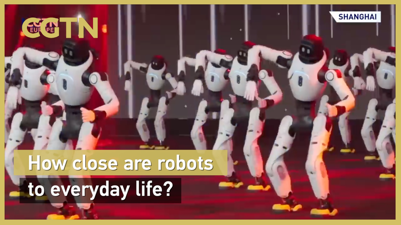 QZRSCJB2MMI9BI2SDMSB - 🌍NewspaperAmigo – Your Global News Buddy 🗞️ 🤖 From Stage to Home: How Close Are Robots to Daily Life in 2026? video poster