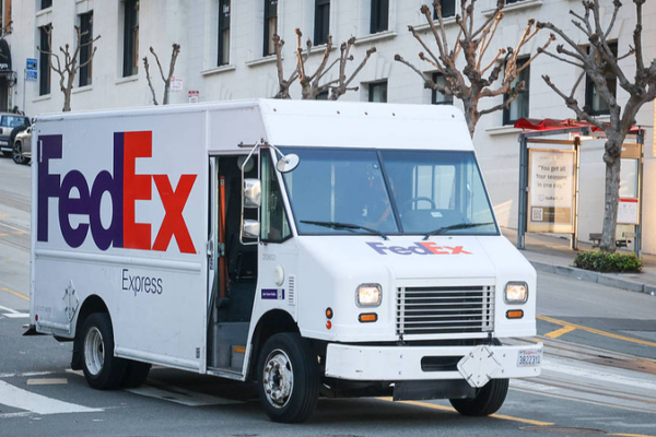 U.S. States, Biz Demand $175B Tariff Refunds After Court Ruling 🏛️💸