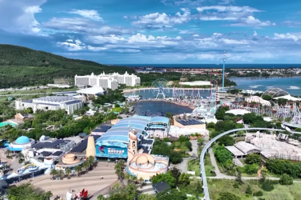 Hainan Lights Up 2026 Spring Festival with Global Flair 🐎✨ video poster
