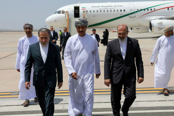 U.S.-Iran Nuclear Talks in Oman: Tensions & Stakes Explained 🔥🌍