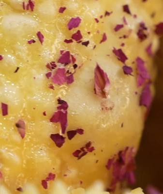 Xinjiang's Crispy Sanzi: A Sweet Symbol of Unity 🥨✨ video poster