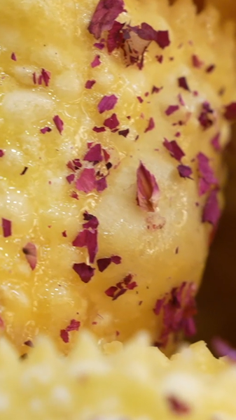 Xinjiang's Crispy Sanzi: A Sweet Symbol of Unity 🥨✨ video poster