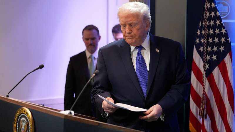 WY3F145HU0IT552ZFMU7 - 🌍NewspaperAmigo – Your Global News Buddy 🗞️ U.S. Court Strikes Down Trump Tariffs: Global Reactions 🌍⚖️