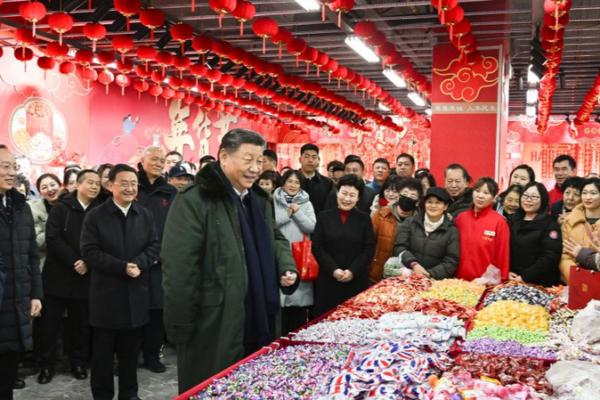 Xi Jinping’s Sweet Tradition: Spring Festival Visits That Warm Hearts 🍬❤️