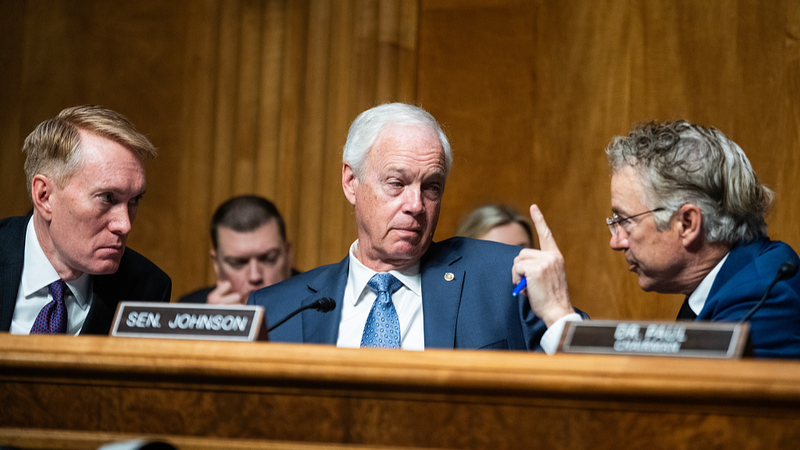 Y3YDRVAF8OD6AXQGS3QI - 🌍NewspaperAmigo – Your Global News Buddy 🗞️ U.S. Shutdown Looms as Congress Clashes Over Migrant Policy 🛑🇺🇸