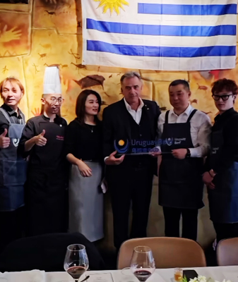 Uruguay's President Savors Taste of Home in Beijing 🥩🇺🇾 video poster