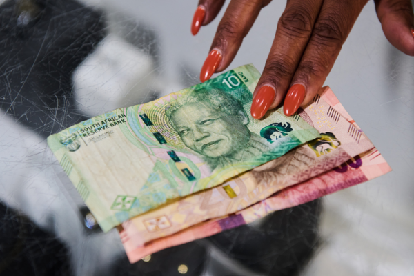 South African Rand Slumps as Middle East Tensions Spook Investors 🌍💸